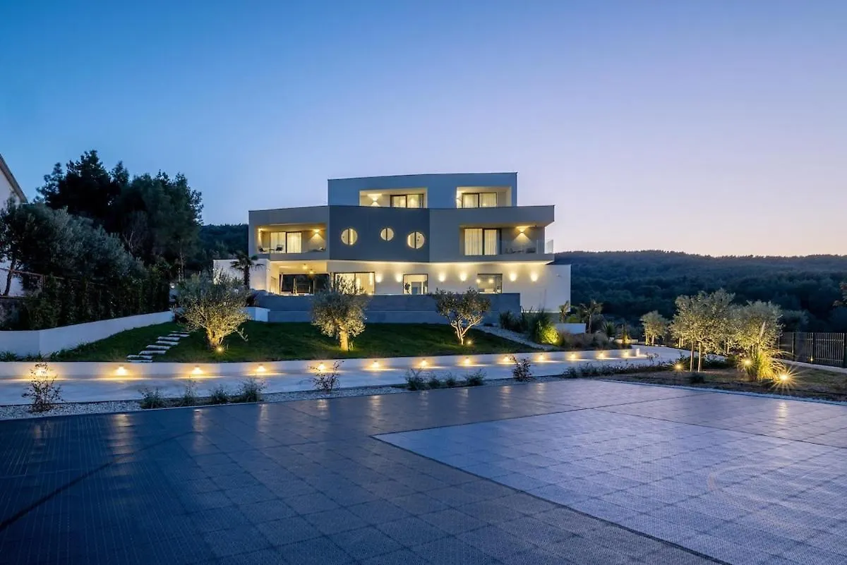 Villa Luxe Stay By The Sea-Epic View Pool Slatine Croatia
