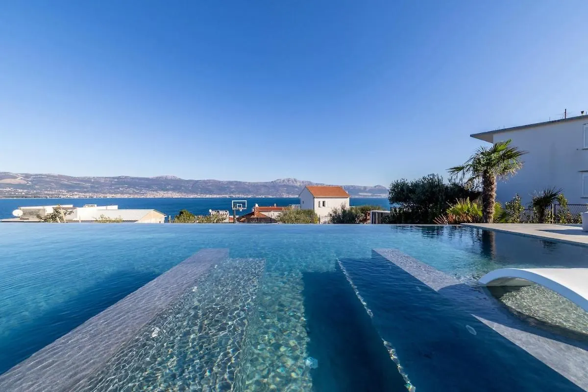 Villa Luxe Stay By The Sea-Epic View Pool Slatine
