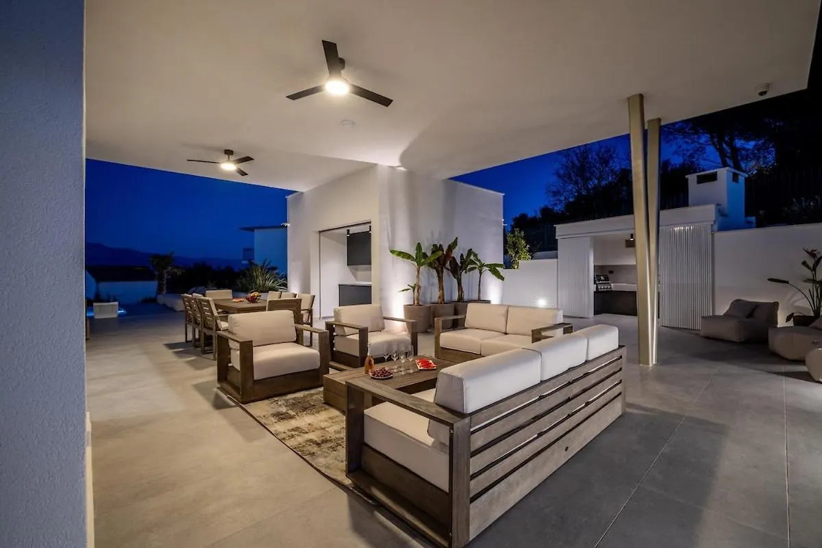 Villa Luxe Stay By The Sea-Epic View Pool Slatine