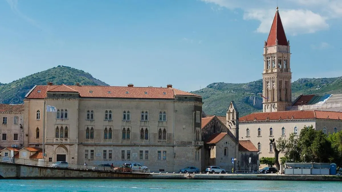 Luxe Stay By The Sea-Epic View Pool Slatine Croatia