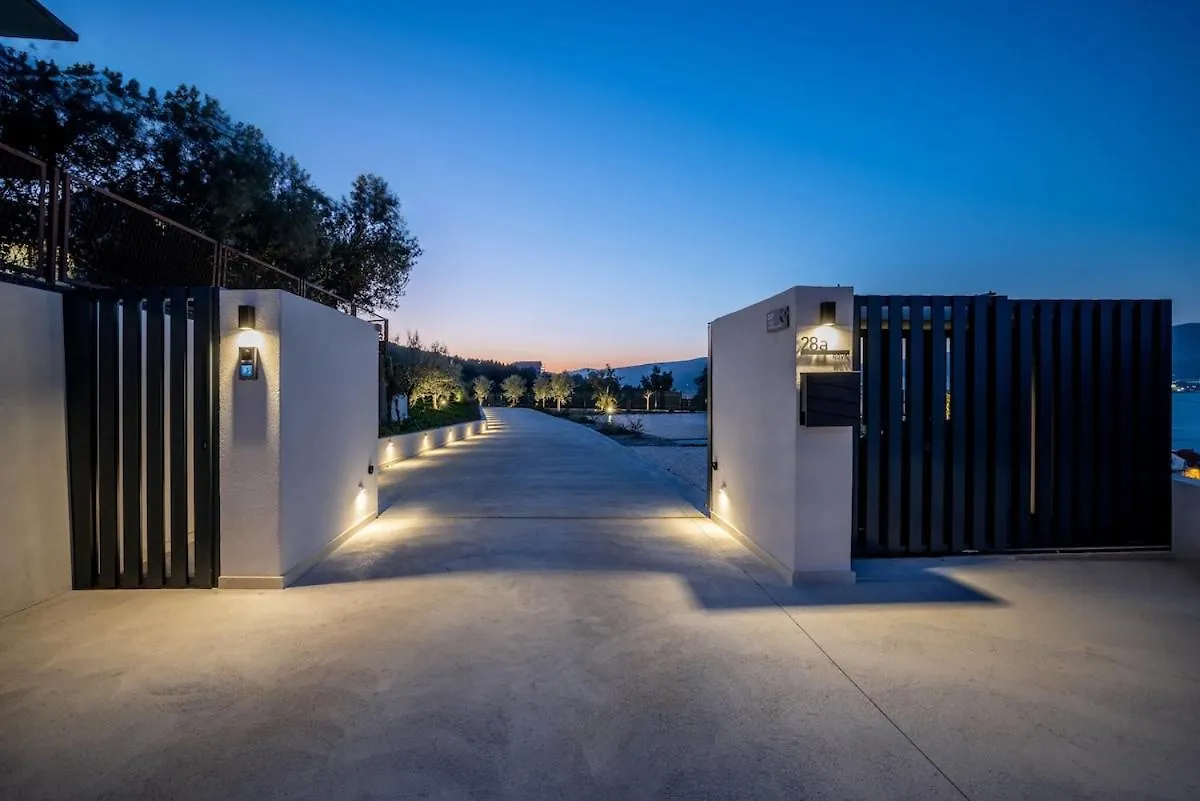 Villa Luxe Stay By The Sea-Epic View Pool Slatine Croatia