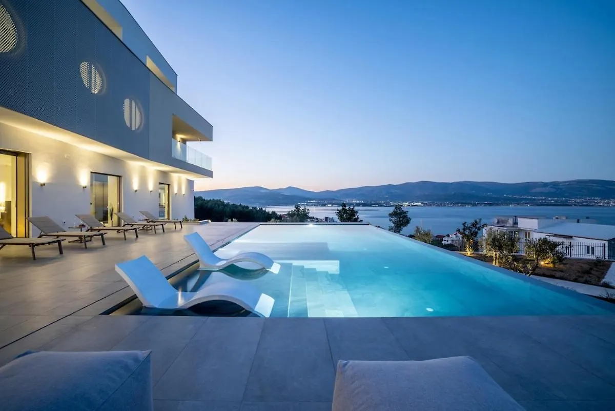 Luxe Stay By The Sea-Epic View Pool Slatine 0*,  Croatia