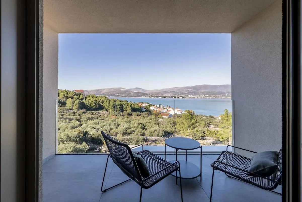 Luxe Stay By The Sea-Epic View Pool Slatine Croatia
