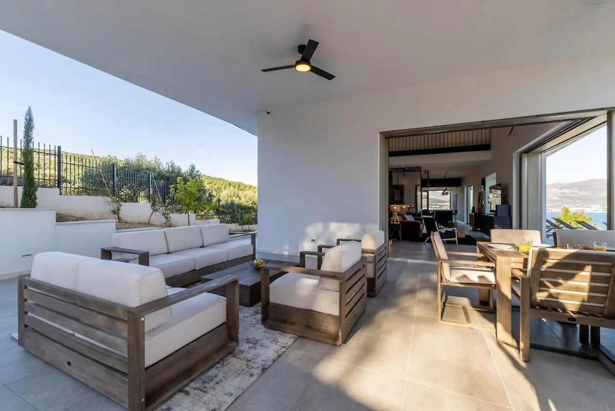 Villa Luxe Stay By The Sea-Epic View Pool Slatine Croatia