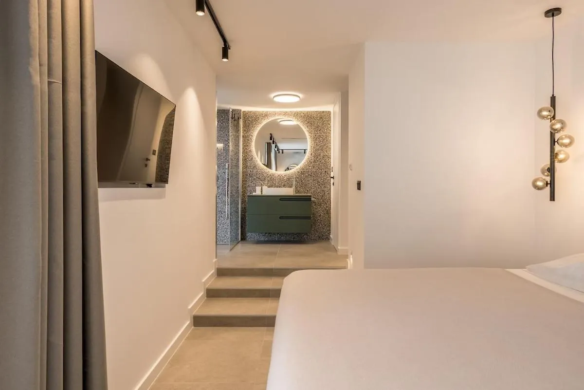 Luxe Stay By The Sea-Epic View Pool Slatine Villa