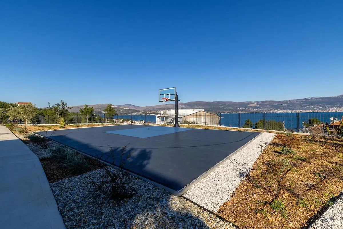 Luxe Stay By The Sea-Epic View Pool Slatine