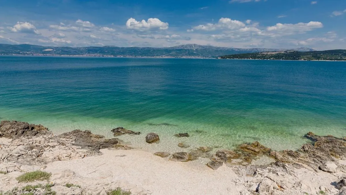 Villa Luxe Stay By The Sea-Epic View Pool Slatine