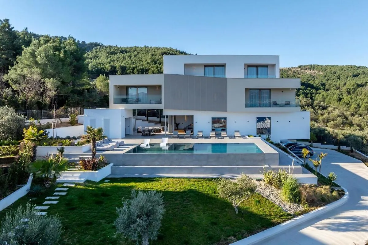 Luxe Stay By The Sea-Epic View Pool Slatine